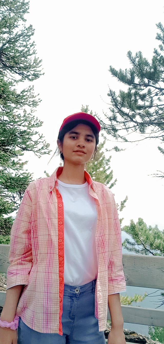 Aneeqa, Biology tutor in Calgary providing subject support through RM Tutoring